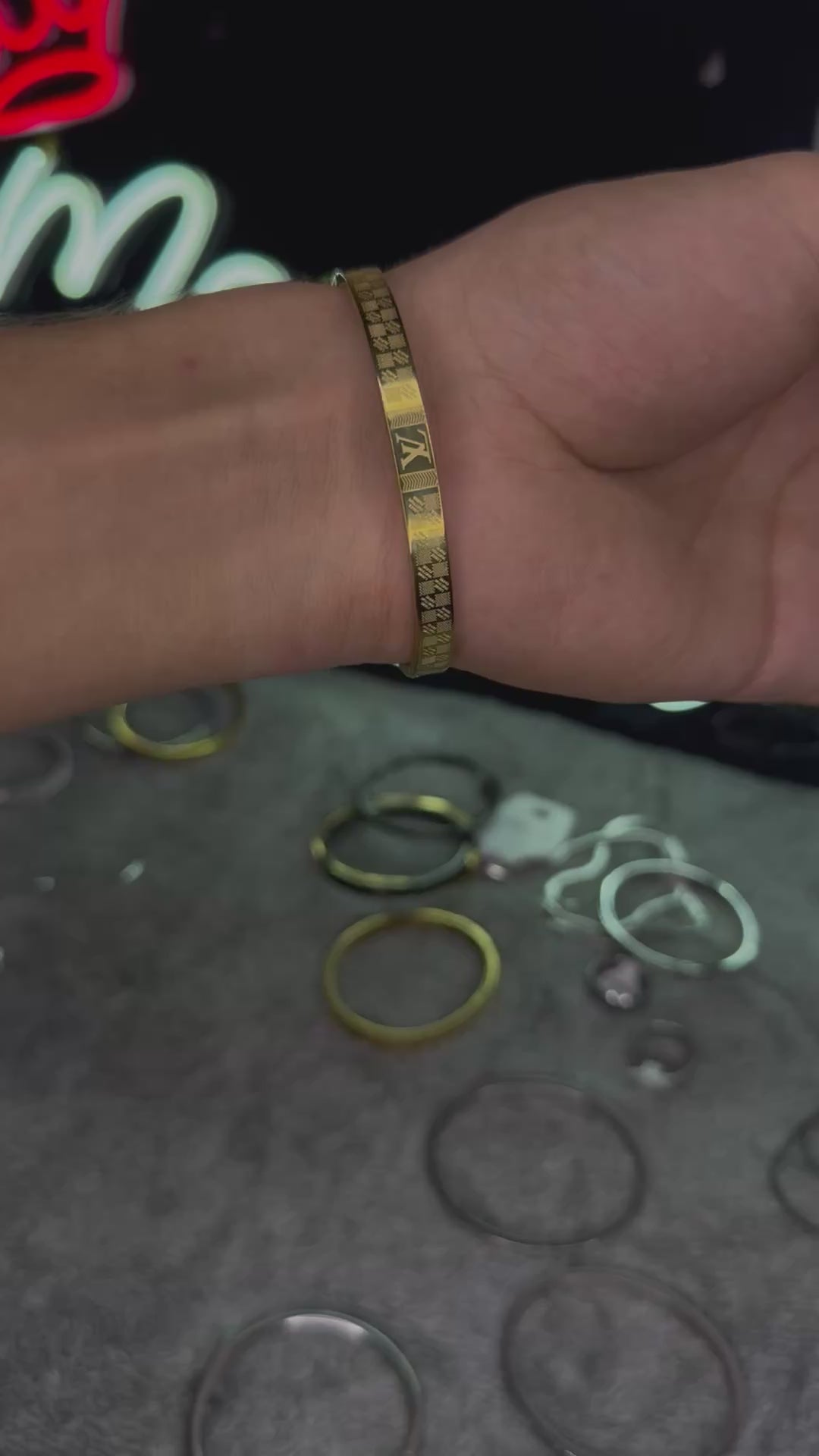 PREMIUM LOUIS VUITTON BRANDED STAINLESS STEEL BRACELET GOLD –
