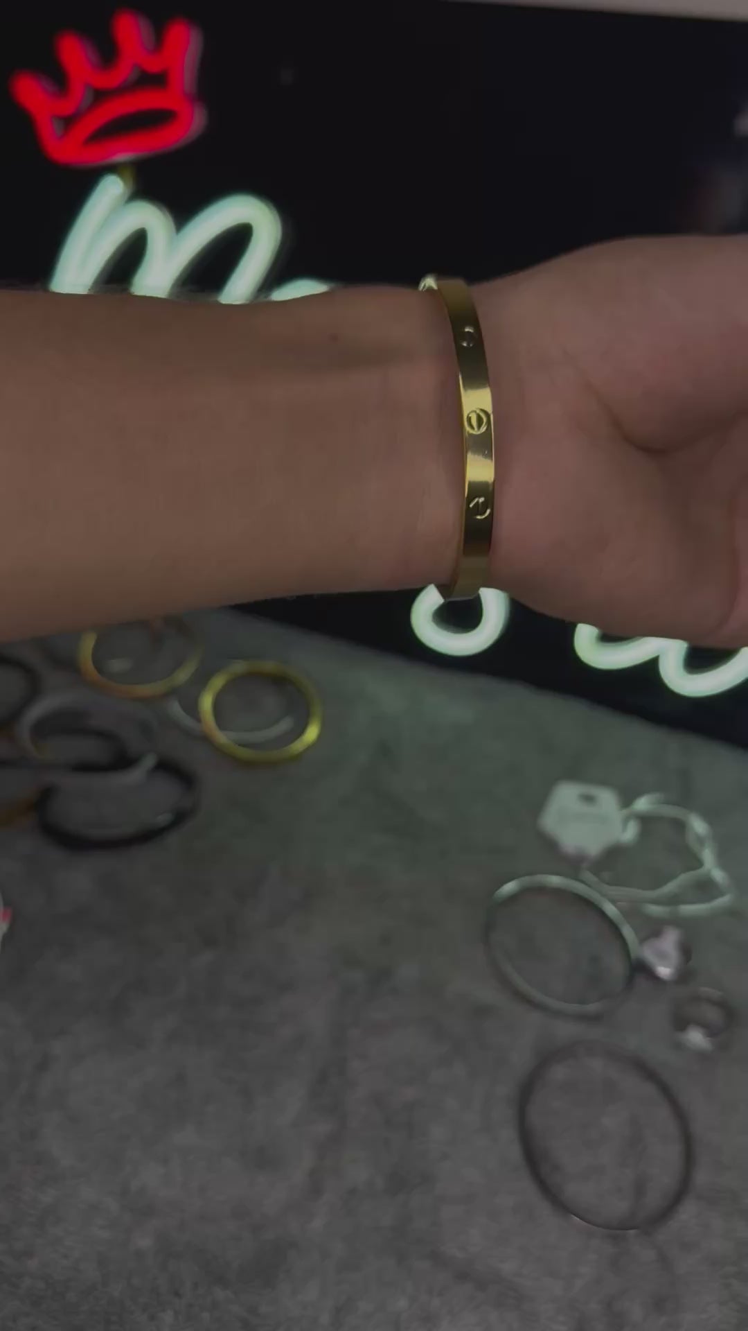PREMIUM BRANDED CATIER STAINLESS STEEL BRACELET GOLD –