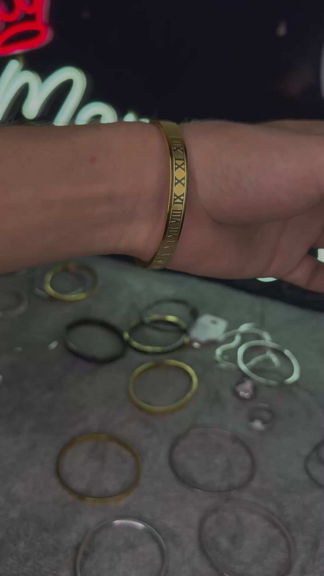 PREMIUM BRANDED ROMAN NUMBER STAINLESS STEEL BRACELET GOLD –